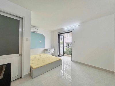 Phòng Ban Công Full Nội Thất Nhà Thang Máy Ngay Ngã Tư Bảy Hiền, CMT8 — ảnh 1