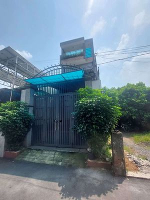 Nhà trệt 2 lầu sân rộng rãi kế bên cân nhơn hoà — ảnh 1