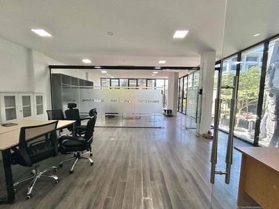 Chính chủ cho thuê sàn VP Hoàng Cầu 100m2 chỉ 20tr/tháng, thang máy — ảnh 1
