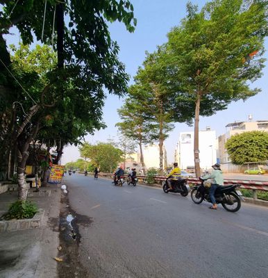 Bán gấp nhà mặt tiền kinh doanh — ảnh 1
