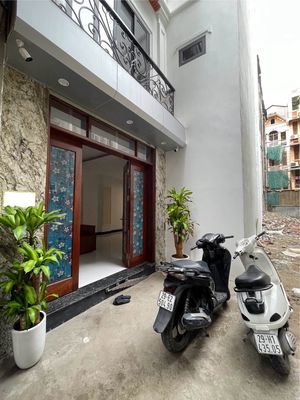 Nhà mới thang máy 68m2, 5 tầng, mặt tiền 5m, gần đường lớn — ảnh 1