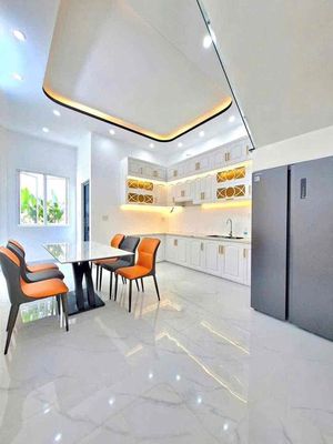 Nhà nguyên căn giáp q7 xe hơi có nội thất — ảnh 1