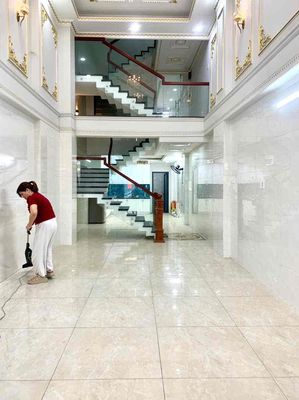 Nhà Đẹp Cho Làm CHDV 4x20m 1Lửng + 3Lầu (7PN 8WC) Hẻm 7m. Tây Lân — ảnh 1