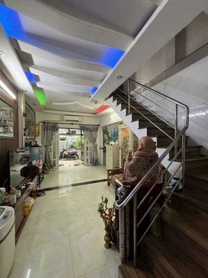 Nhà Hẻm 3,75 x 11m 1Lầu Lạc Long Quân Q11 — ảnh 1