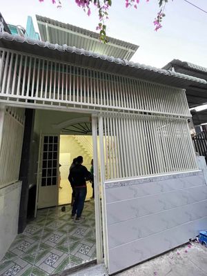 Cho thuê nhà nguyên căn 1 trệt 1 lầu 2PN 40m2 Đông Hòa Dĩ An — ảnh 1