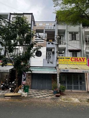 Nhà MT 4,2*25m 2 lầu st có máy lạnh — ảnh 1