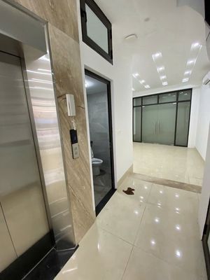Cho thuê nhà mặt phố Kim Mã, 65m2, 5 tầng, thang máy, 45 triệu — ảnh 1