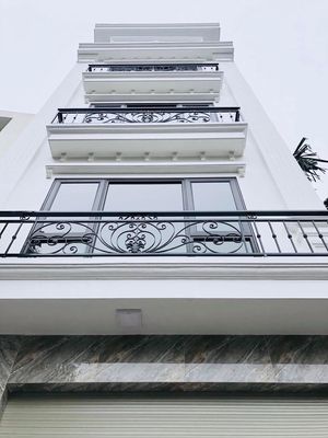 Bán nhà 6 tầng thang máy Giáp Bát, Hoàng Mai, 42m2, nhỉnh 9 tỷ — ảnh 1
