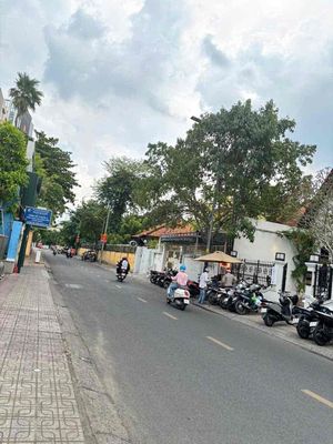 Giờ chị kẹt tiền giải quyết việc riêng, em hạ giá xuống 14 tỷ để dễ ch — ảnh 1