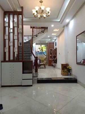 Cho thuê nhà bồ đề, ô tô đỗ 10 chiếc, 45m2, 04 phòng ngủ, nhà đẹp — ảnh 1