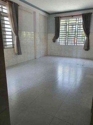 Cho thuê Nhà Mặt tiền Kinh Doanh Phường Hiệp Thành. 10x20m. 3 tầng — ảnh 1