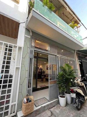 Sát mặt tiền, nhà 2 tầng kiên cố Chỉ 2tỷ6 Tl Nhà kiệt Trần Cao Vân — ảnh 1