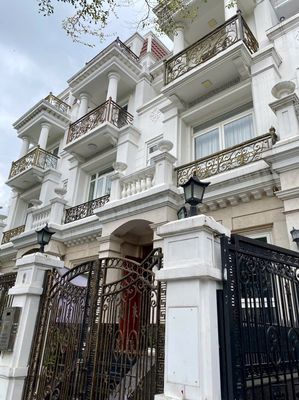 Cho thuê nguyên căn cityland center hill 5x20m hầm trệt 3 lầu 6pn — ảnh 1