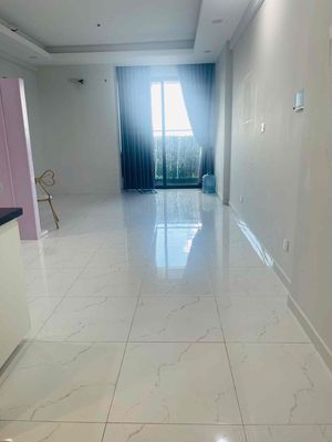 HÀNG KÍN - Studio block B | giá 4,5Tr | Nhà trống có rèm, giàn phơi — ảnh 1