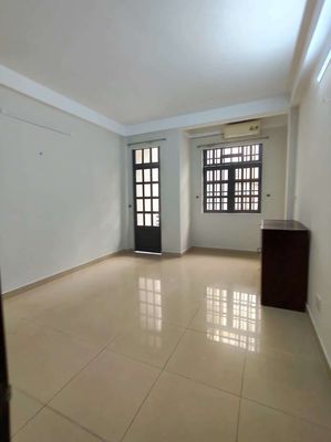 Nhà 2 lầu sân thượng 4pn đường số tân quy đông — ảnh 1