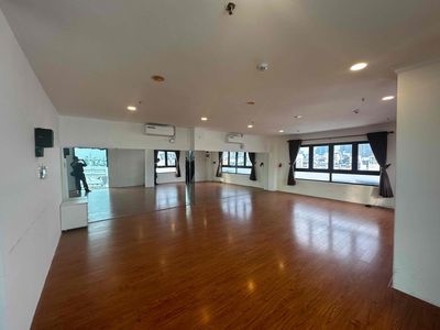 Văn phòng 65m2 view kính tầng cao tân định q1 — ảnh 1