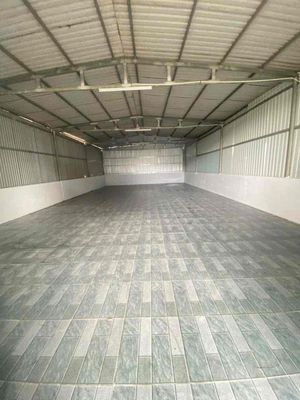 Cho thuê kho 250m2 8tr - có phòng - nền gạch men - điện 3pha — ảnh 1