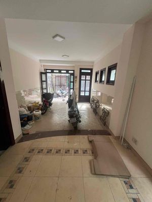 Cho thuê nhà hẻm tải lạc long quân p11 tân bình. DT: 4m5 x 22m 3 lầu — ảnh 1
