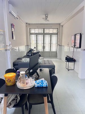 Nhà mới đầy đủ nội thất, phòng ngủ rộng cho gd ít người — ảnh 1