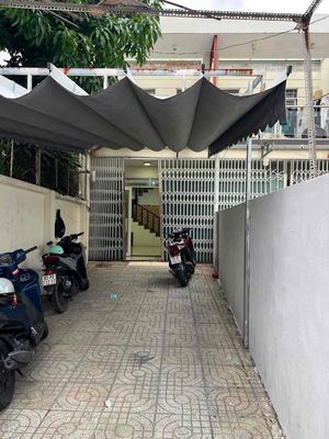 Cho thuê nhà 1 lầu 3pn sân đậu xe hơi giá 12tr5 — ảnh 1