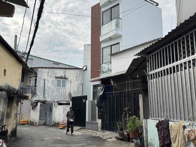 Nhà 2 tầng Tân Lập 1 Thủ Đức, 42m2 ngang 4.6m, 2PN, đường ô tô — ảnh 1