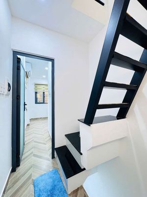 Nhà mới sửa. sân rộng. 2pn 2wc ngay ngã tư phú nhuận — ảnh 1
