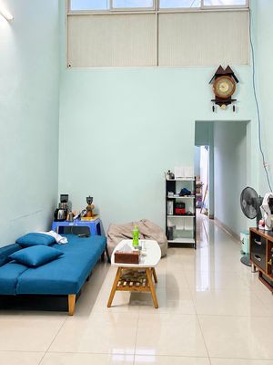 Gấp bán 5.5 Tỷ giảm về 4.99 Tỷ - Bán nhanh nhà 2 tầng hẻm đẹp giáp Q.1 — ảnh 1