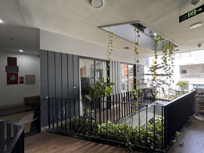 Cho thuê căn hộ 1 phòng ngủ, 50m2, ban công rộng, tầng 2, gần biển — ảnh 1