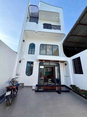 Nhà Phú Mỹ 1 trệt 2 lầu mới full nội thất — ảnh 1