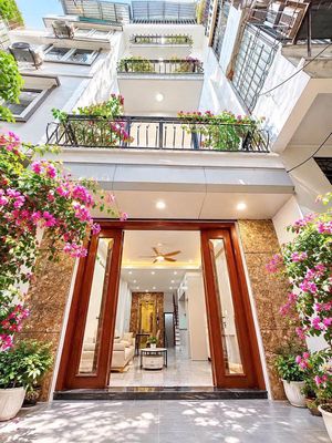 Nhà phố Đại La, Hai Bà Trưng, 5 tầng, thang máy, sân riêng, ~12 tỷ — ảnh 1