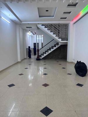 Cho thuê nhà mới sơn sửa lại đường số 32 sát Aeon mall — ảnh 1