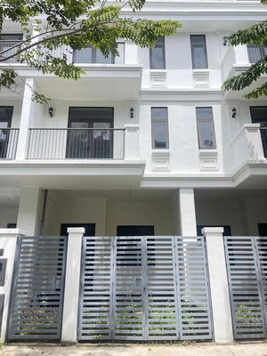 Bán nhà phố La Vida Vũng Tàu, nhà thô 1 trệt 3 lầu, đã có sổ hồng — ảnh 1