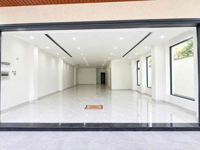 Cho thuê Mặt bằng 3 tầng trống suốt có thang máy Hải Châu — ảnh 1