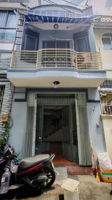 Nhà nguyên căn 1 lầu 2PN 2WC gần chợ HTT 500m — ảnh 1