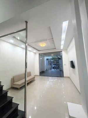 Cho thuê nhà 3 tầng mới đẹp full nt 5pn đường Trần Thánh Tông, Sơn Trà — ảnh 1