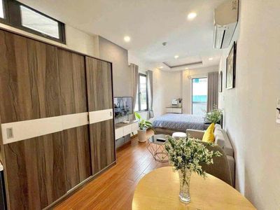 Thuê phòng studio ban công 35m2 thang máy ngay trung tâm quận 1 — ảnh 1