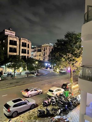 20tr/tháng Cho thuê Góc Bùi Bằng Đoàn, Phú Mỹ Hưng — ảnh 1