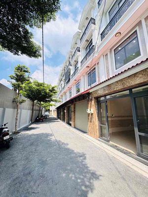 Nhà mới đẹp sẵn máy lạnh giá rẻ gần vạn phúc city p. hbp — ảnh 1