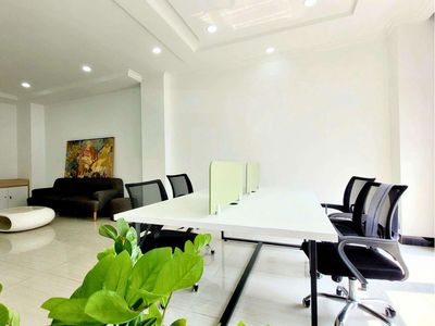 Văn phòng cho 6-10 nhân sự, full nội thất, có thang máy Vạn Phúc City — ảnh 1