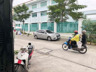 Nhà nguyên căn cho thuê 120m2 Tỉnh lộ 10 Tên Lửa mới — ảnh 1