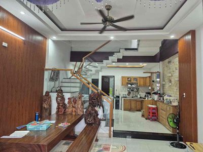 Bán Nhà 2 Tầng Kiệt Ô Tô 5 Mét Đầu Đường Hoàng Văn Thái — ảnh 1
