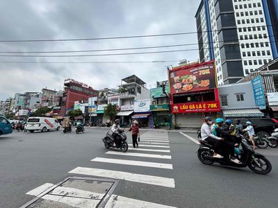 Cho Thuê Nhà Ngay Đèn Xanh Đỏ Ngã 4 Luỹ Bán Bích , Tân Phú — ảnh 1