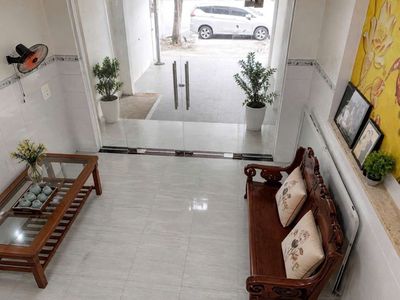 Bán nhà mặt tiền Nguyễn Thị Minh Khai, P. Dĩ An, 1 trệt 2 lầu, KD — ảnh 1