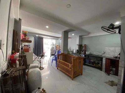 Nhà 2 PHÒNG NGỦ 4,5x10 cách mạng tháng 8 — ảnh 1