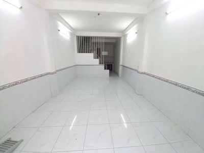 Nhà thuê sát bên kcx tân thuận, dt 4x15m 1 lầu 2pn 2wc — ảnh 1