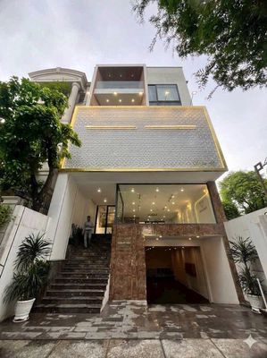 SIÊU PHẨM 8M NGANG.Cho thuê nhà Hai Bà Trưng,Quận 3.Hầm,thang máy,pccc — ảnh 1