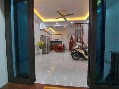Cho thuê nhà ngõ 175 Lạc Long Quân Tây Hồ — ảnh 1