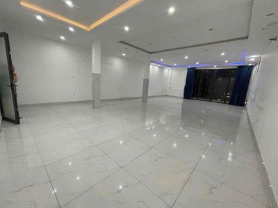 Cho thuê 2 tầng Trống Suốt 240m2 sàn MT đường Hồ Xuân Hương Gần Biển — ảnh 1