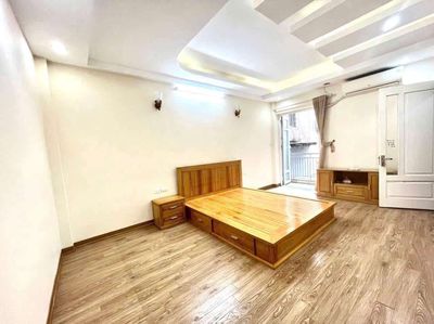 Cho thuê nhà Đội Cấn 40m² x 5 tầng, 3PN, nội thất gần đủ, 13 triệu — ảnh 1