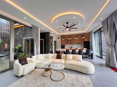 Cho thuê vila sân vườn hồ bơi 5 tầng có thang máy gần Vương Thừa Vũ — ảnh 1